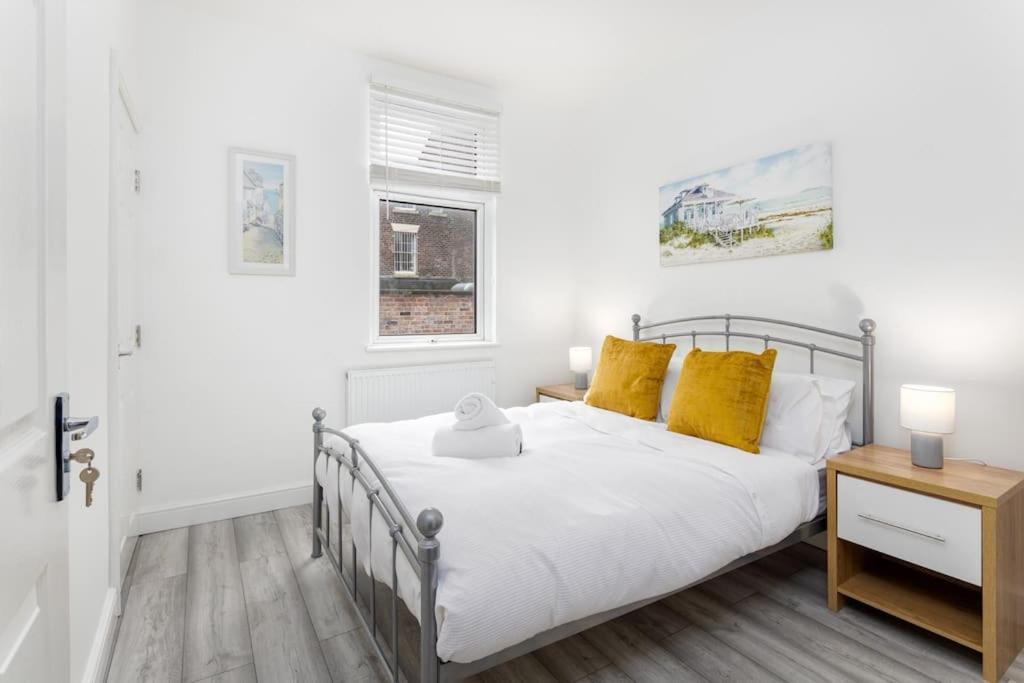 Flatzy - 3 Bed In Centre With Free parking Holiday home