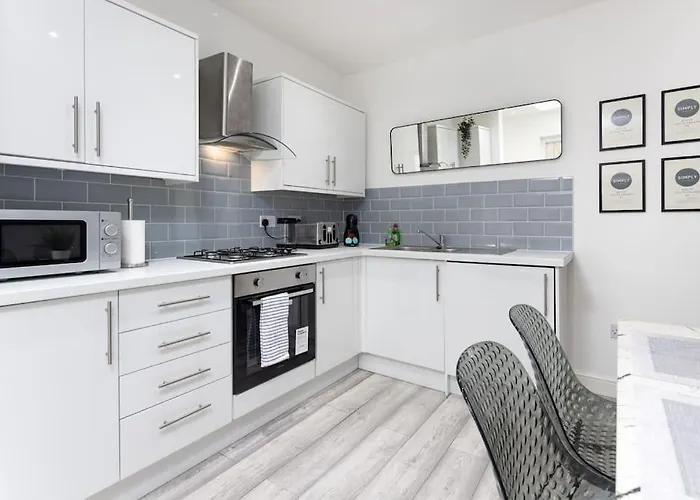 Flatzy - 3 Bed In City Centre With Free Parking