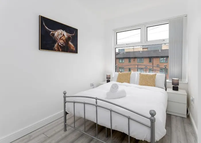 Flatzy - 3 Bed In City Centre With Free Parking