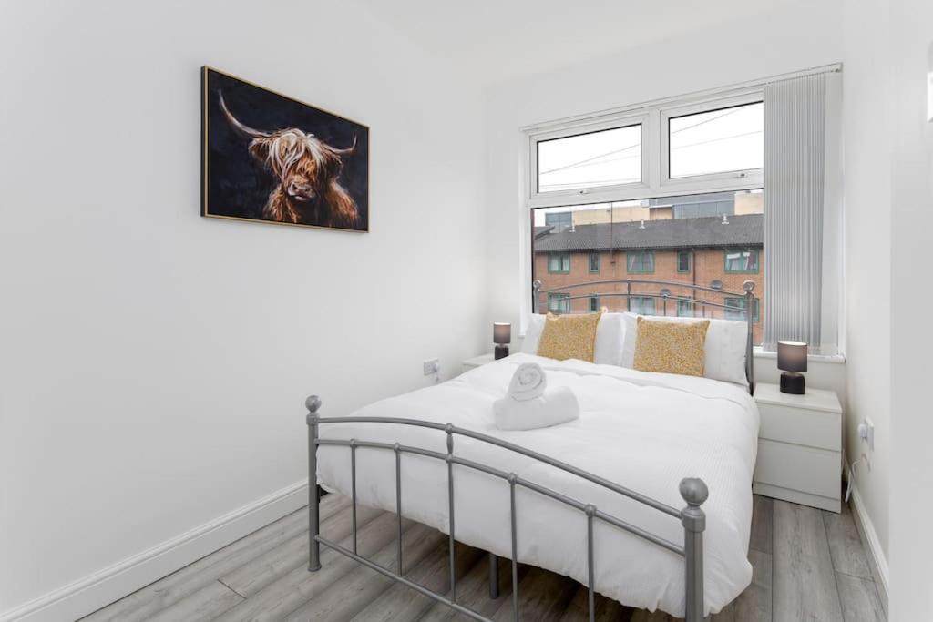 Дом отдыха Flatzy - 3 Bed In Centre With Free parking *