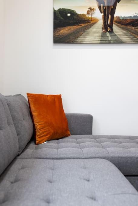 Flatzy - 3 Bed In Centre With Free parking